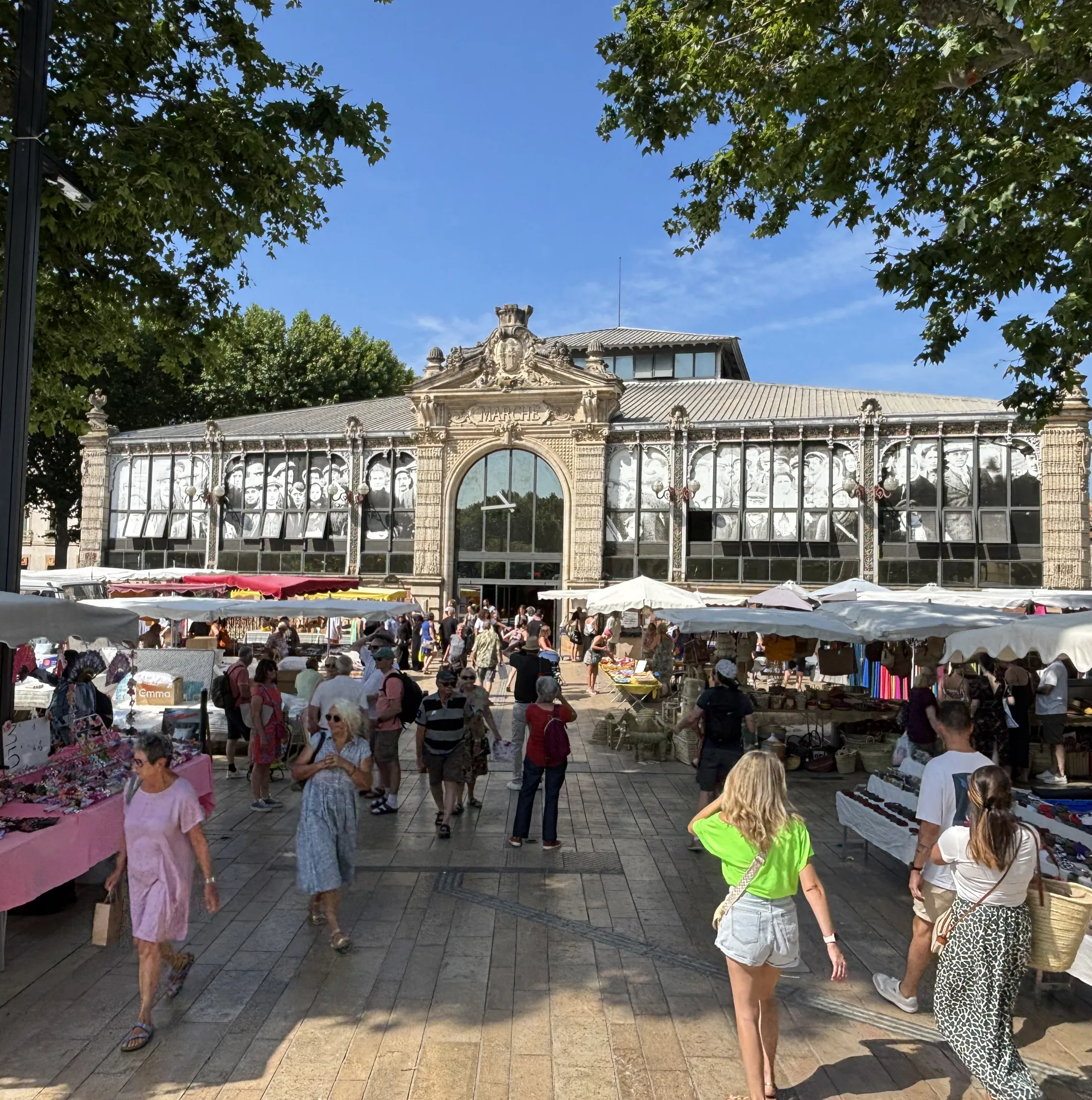 Ile du Gua Suites - Résidence hôtelière à Narbonne - Il est 13h. Vous savourez l’instant